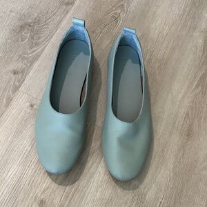 Everlane Day Glove in Sage Green